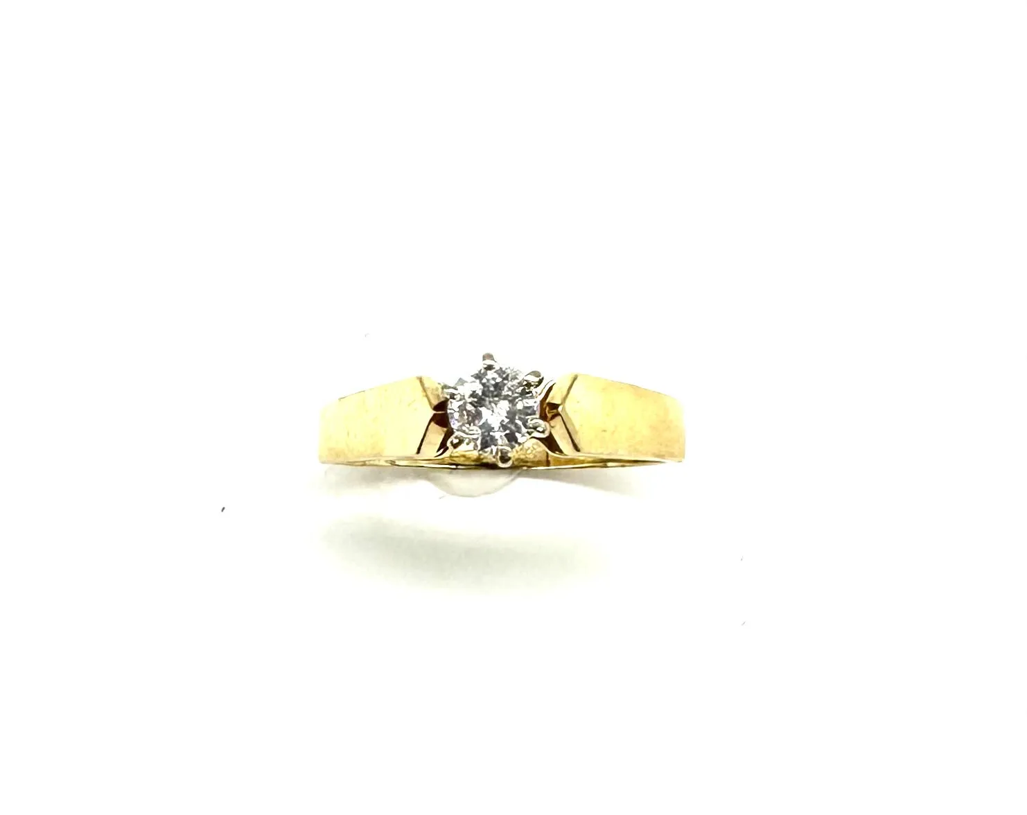 1/3 CTW Round Diamond Solitaire Engagement RIng