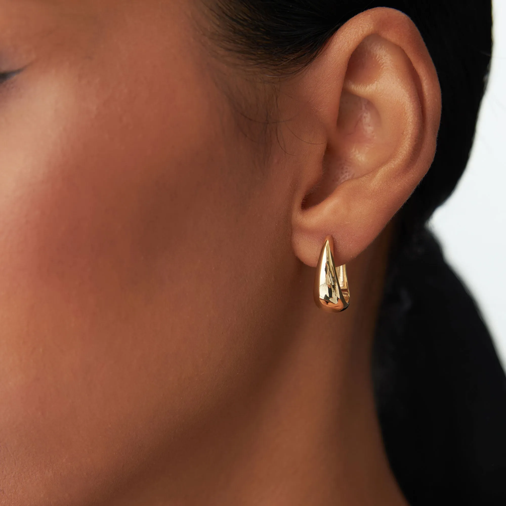 14k Gold Teardrop Hoop Earrings