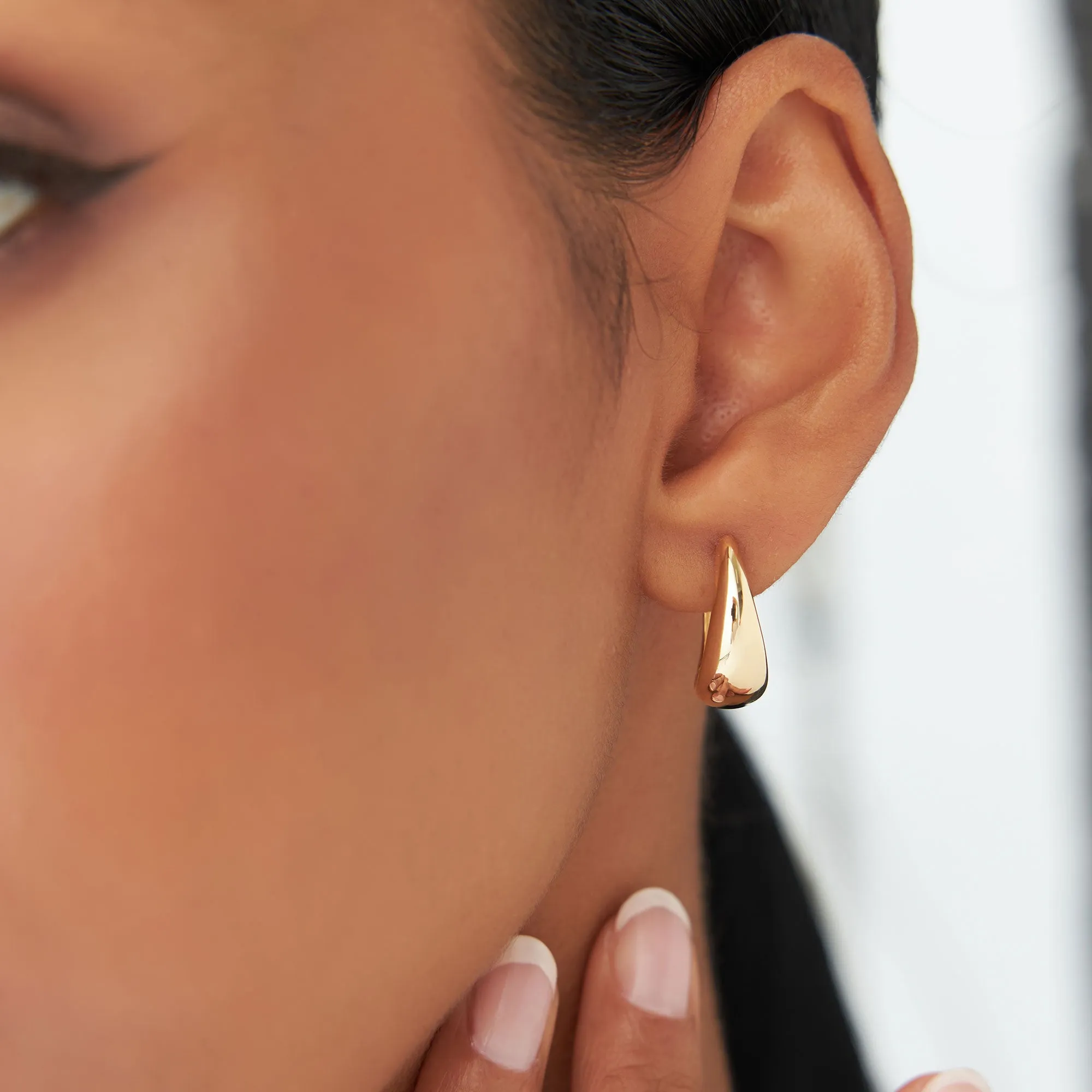 14k Gold Teardrop Hoop Earrings