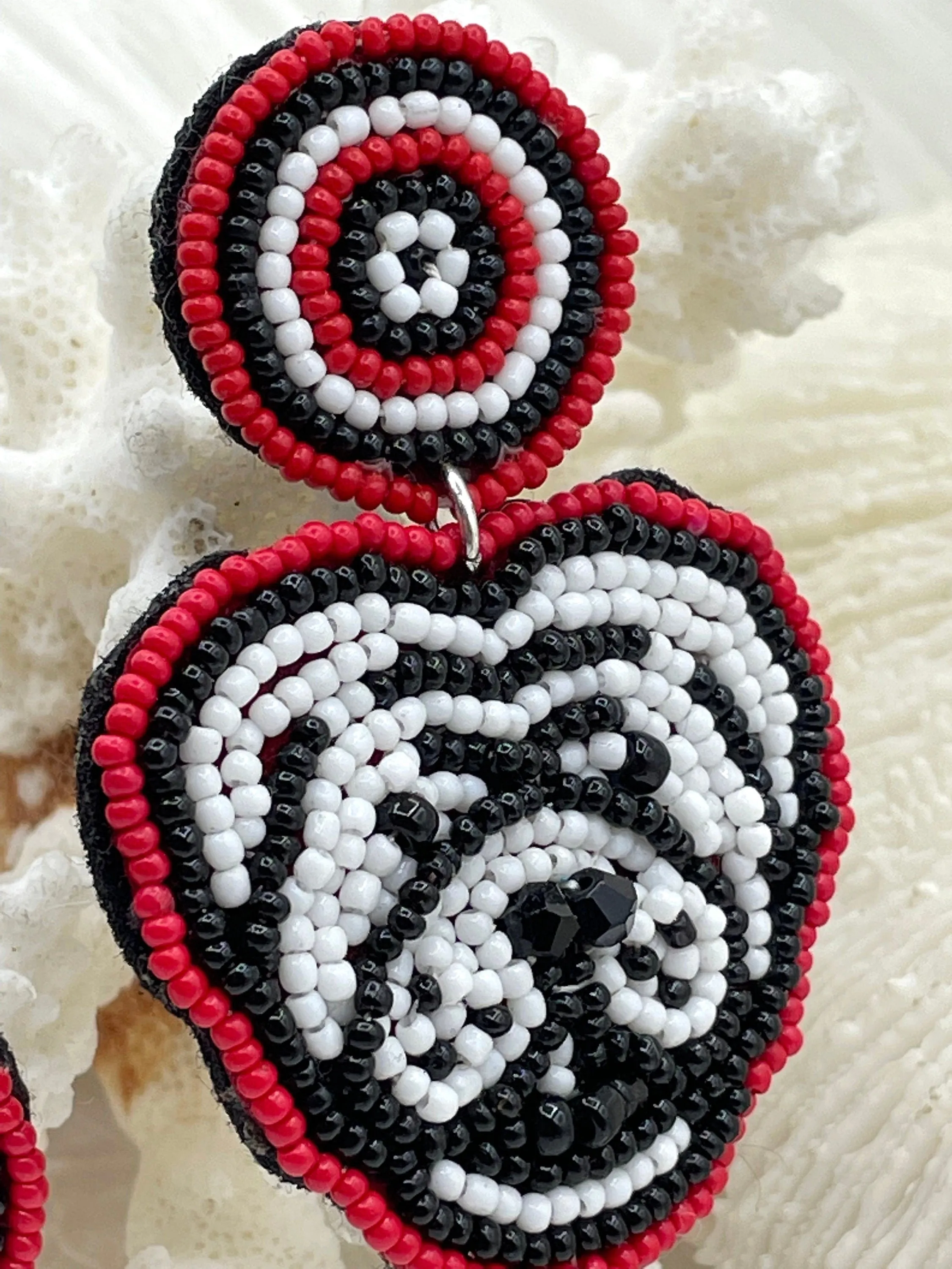 Bulldogs Earrings,Beaded Earrings, Red Black and White Earrings, Game Day Clam,Collegiate Earrings, Dawgs, Go Dawgs, Sold as a set Fast Ship