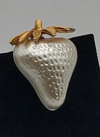 Jonette Jewelry - Pearl White and Gold Strawberry Brooch