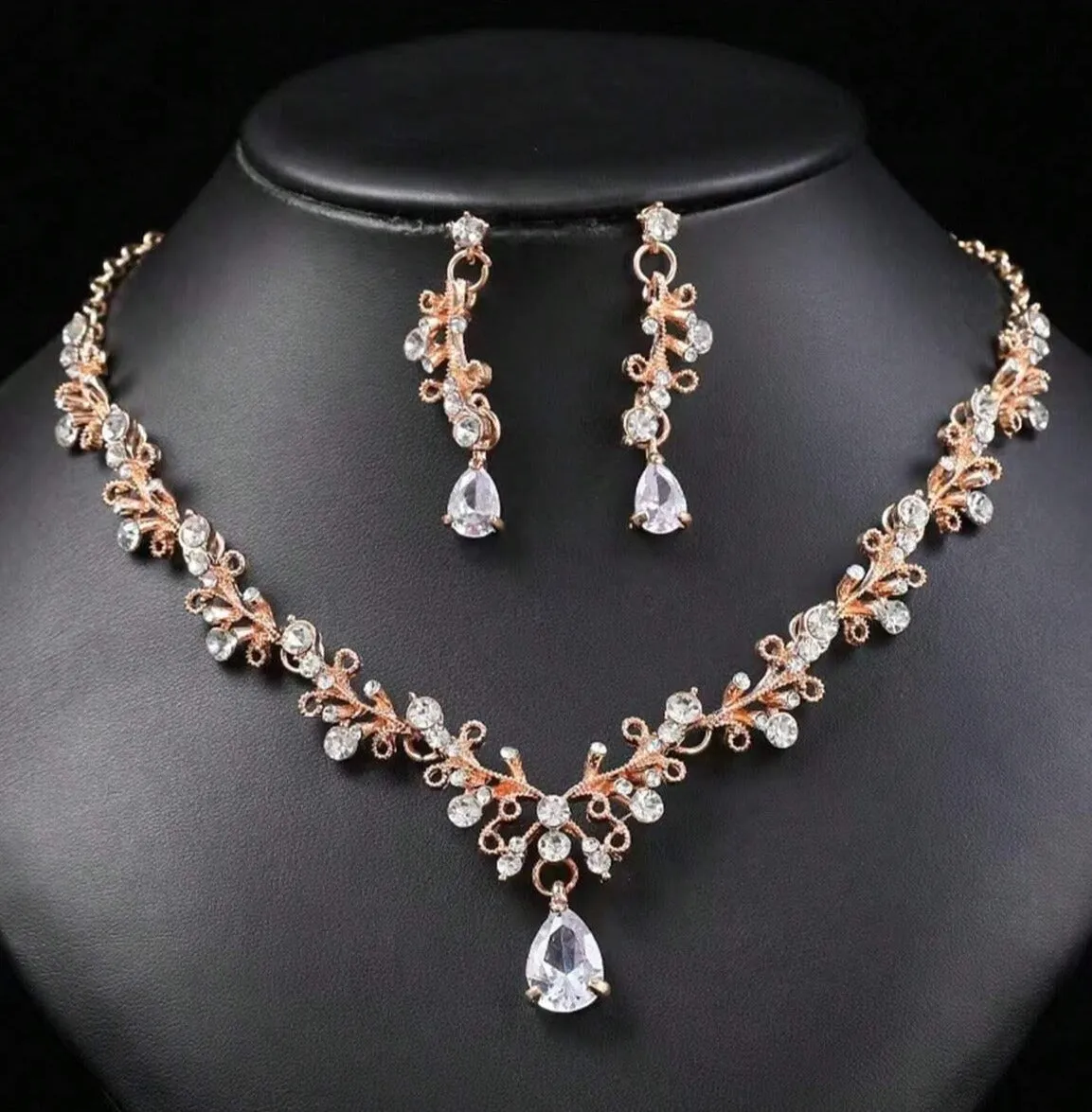 Light luxury fashion New Year jewelry cross-border diamond earrings necklace set engagement wedding