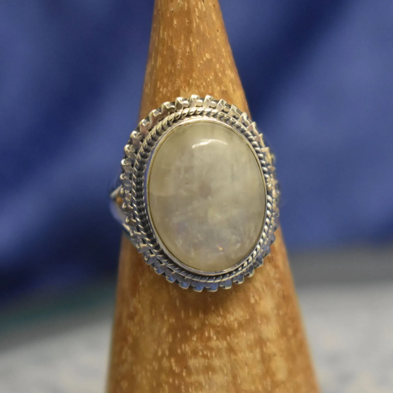 Modern Detailed Moonstone Ring (925) Sterling Silver