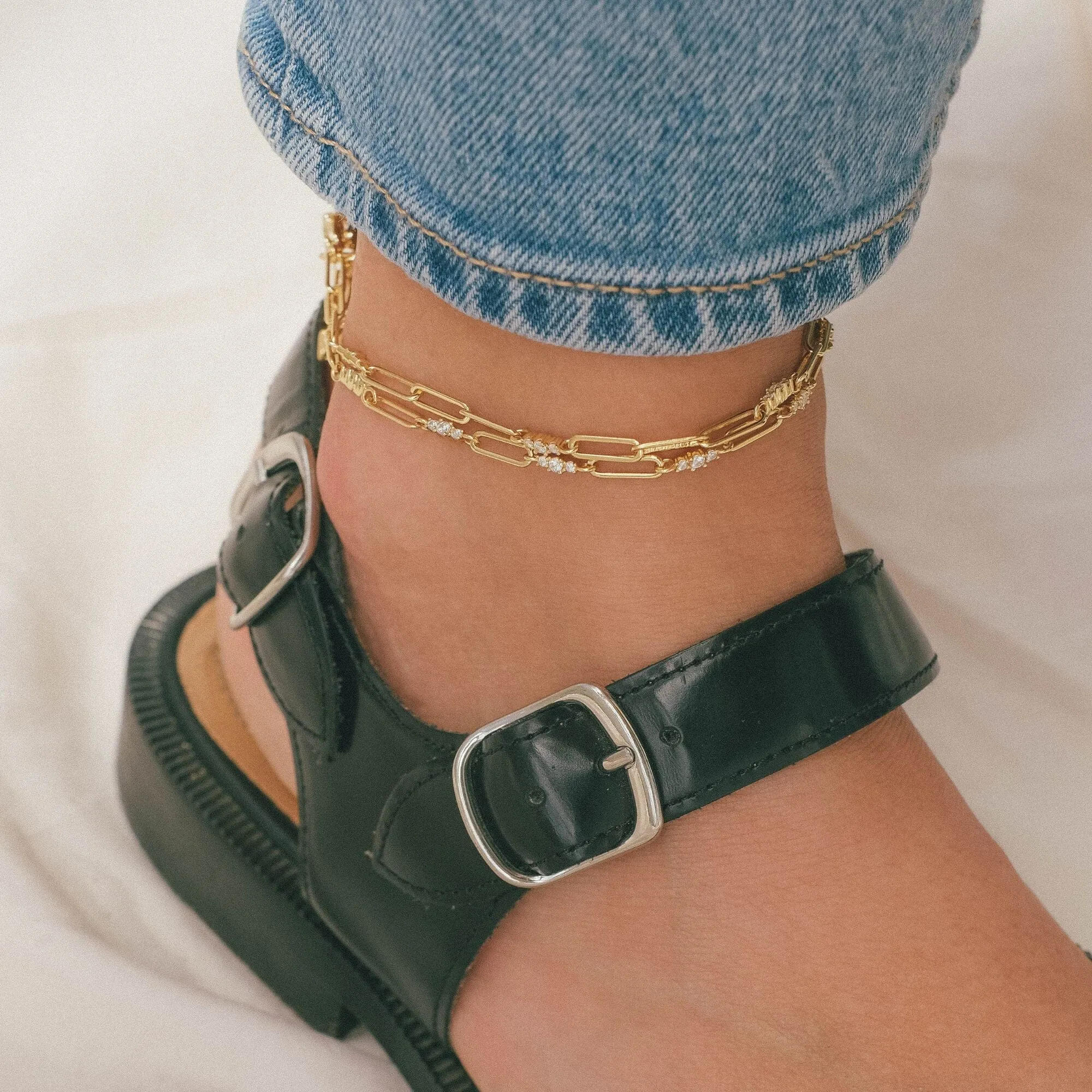 Rojas triple link paperclip chain anklet