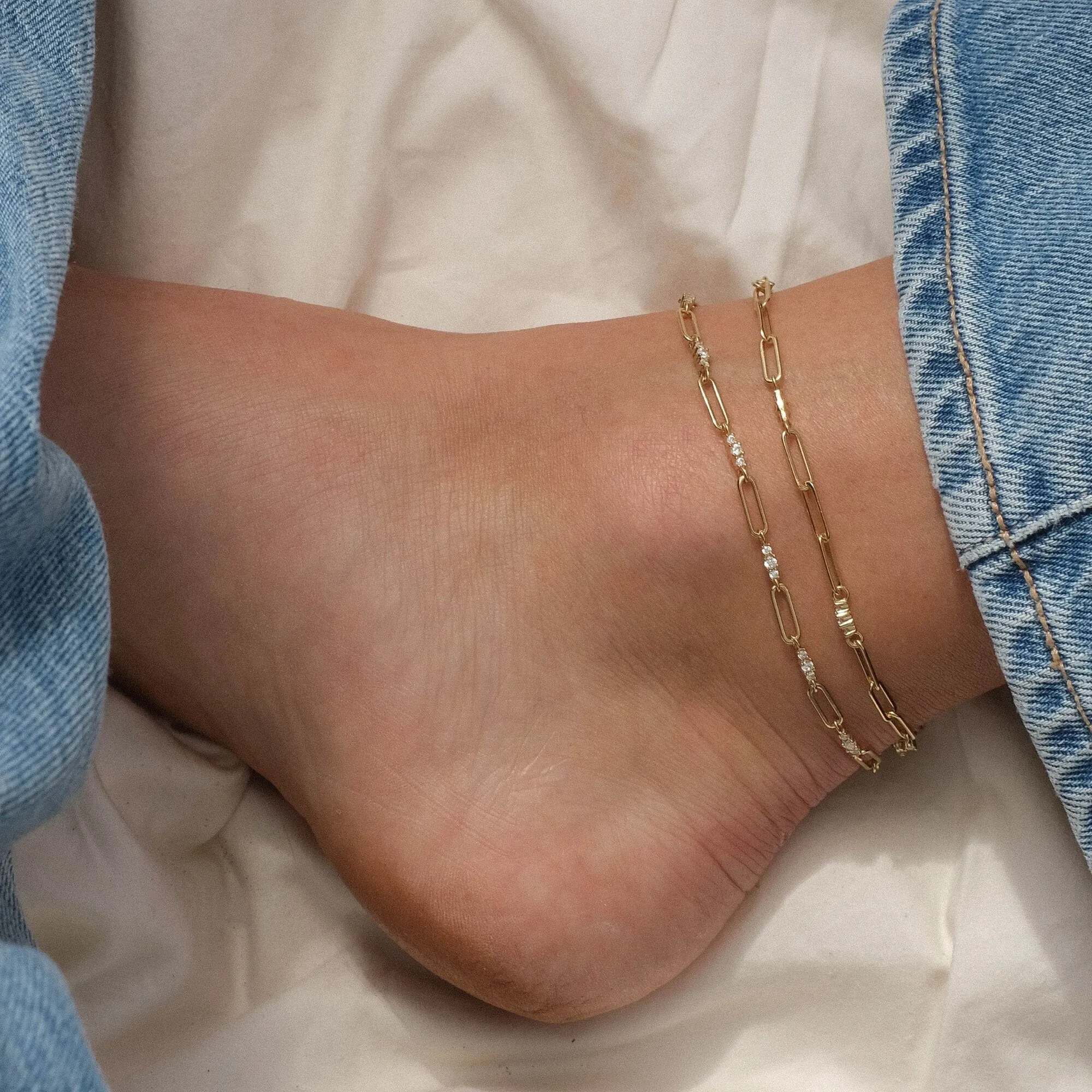 Rojas triple link paperclip chain anklet